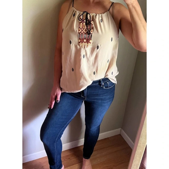 Esley Embroidered Tan Aztec Style Womens Sleeveless Top, Size Large - Picture 2 of 11